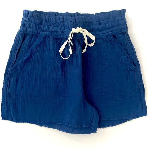 Zenana Outfitters Pants - Zenana navy gauze shorts